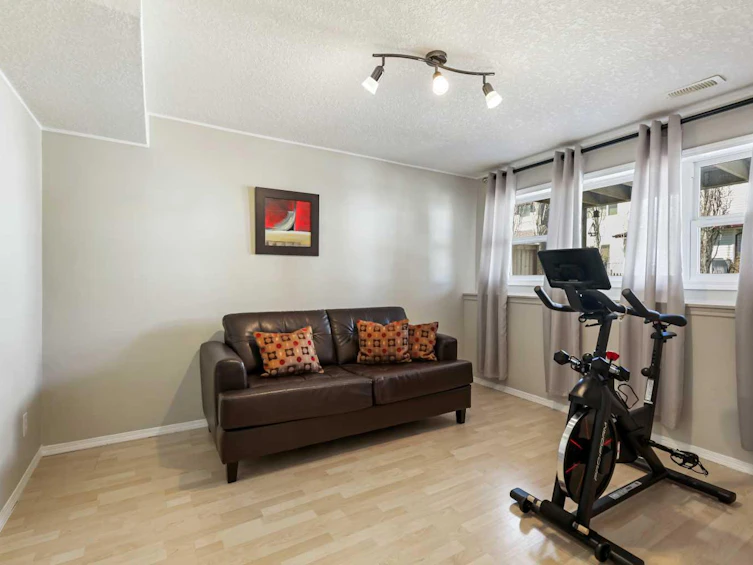 143 Everhollow Way SW, Calgary, AB, T2Y 4R7 - 39