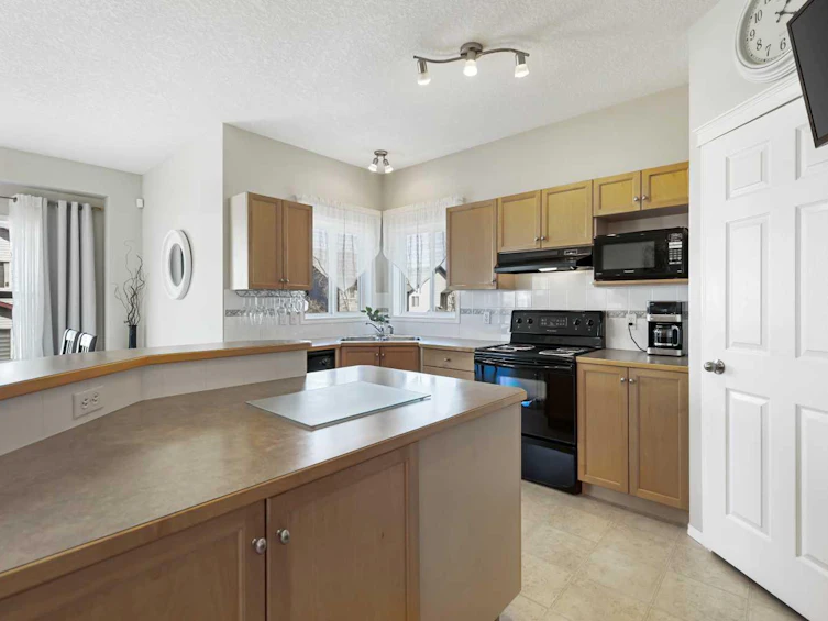 143 Everhollow Way SW, Calgary, AB, T2Y 4R7 - 16