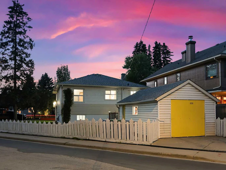 404 11a Street NW, Calgary, AB, T2N 1Y1 - 9