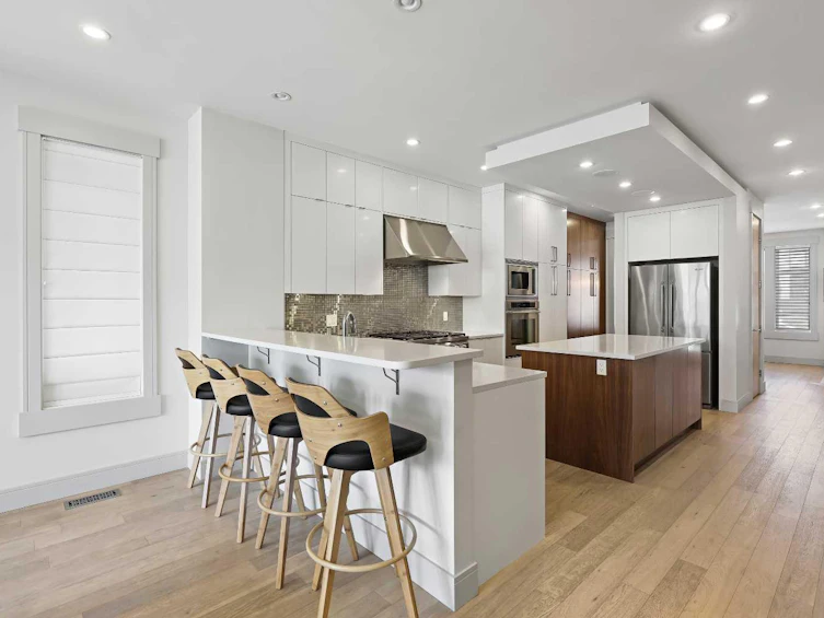 805 19 Avenue NW, Calgary, AB, T2M 0Z4 - 13