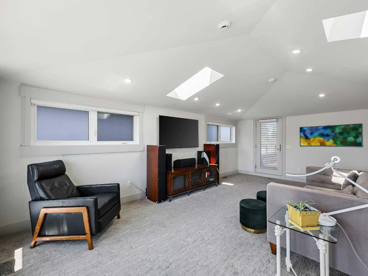 805 19 Avenue NW, Calgary, AB, T2M 0Z4 - 40