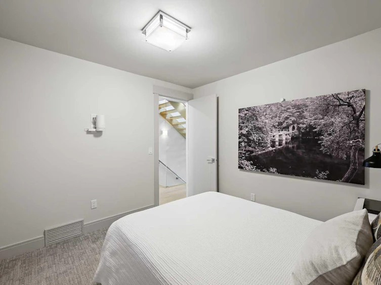 805 19 Avenue NW, Calgary, AB, T2M 0Z4 - 35