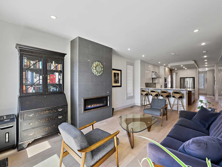805 19 Avenue NW, Calgary, AB, T2M 0Z4 - 12