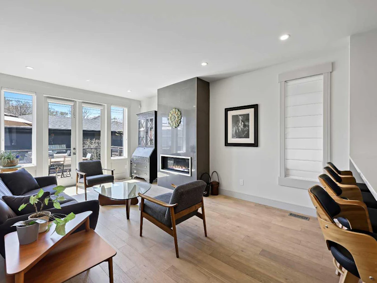 805 19 Avenue NW, Calgary, AB, T2M 0Z4 - 11