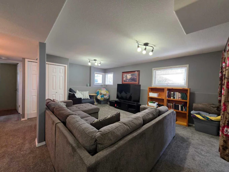 43 Mt Blakiston Road W, Lethbridge, AB, T1K 6P9 - 32
