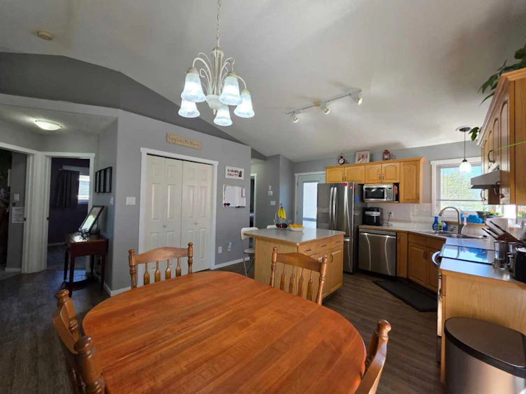 43 Mt Blakiston Road W, Lethbridge, AB, T1K 6P9 - 20