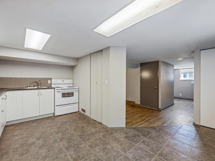 435 14 Avenue NE, Calgary, AB, T2E 1E6 - 33