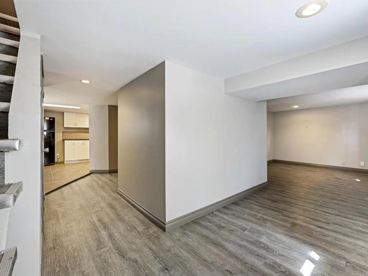 435 14 Avenue NE, Calgary, AB, T2E 1E6 - 24