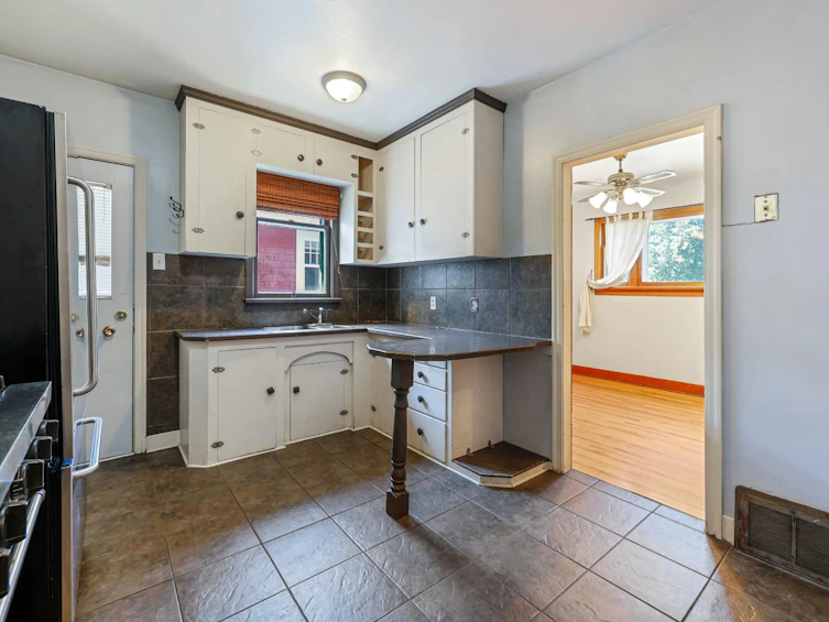 435 14 Avenue NE, Calgary, AB, T2E 1E6 - 14