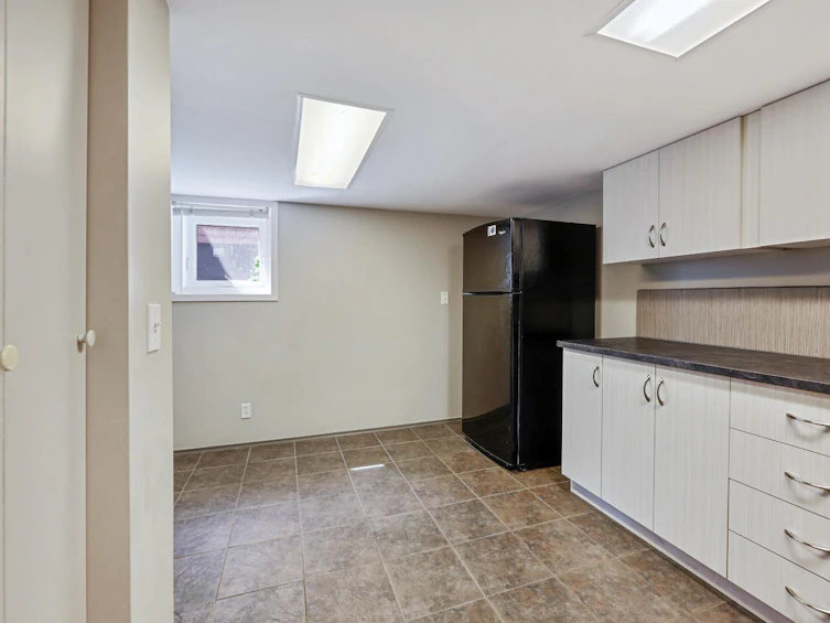 435 14 Avenue NE, Calgary, AB, T2E 1E6 - 34