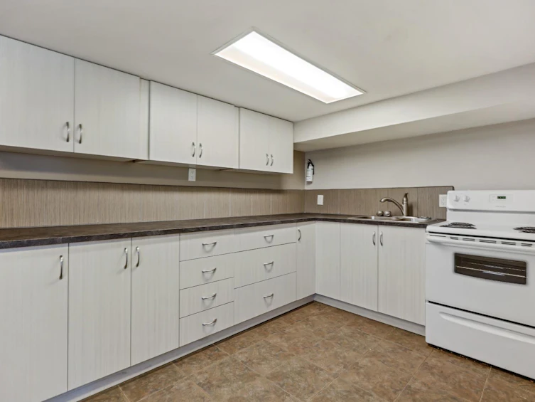 435 14 Avenue NE, Calgary, AB, T2E 1E6 - 36