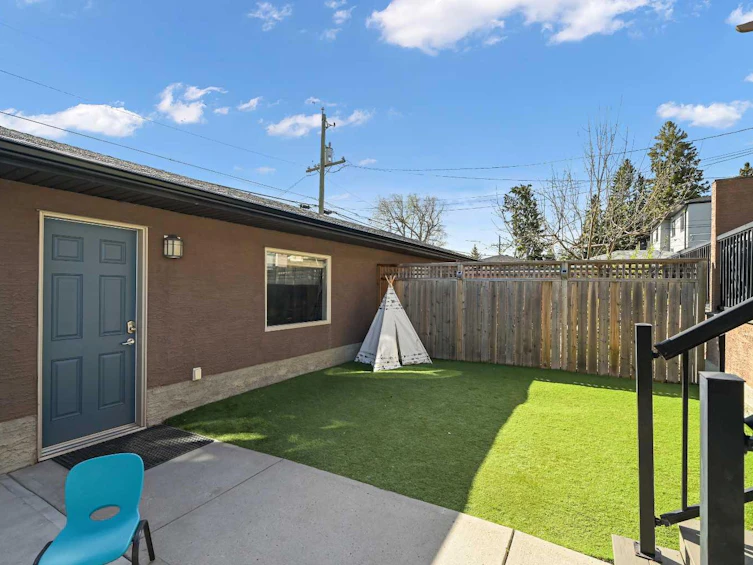 4014 1 Street NW, Calgary, AB, T2K 0X1 - 35