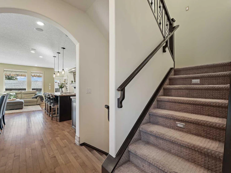 4014 1 Street NW, Calgary, AB, T2K 0X1 - 5