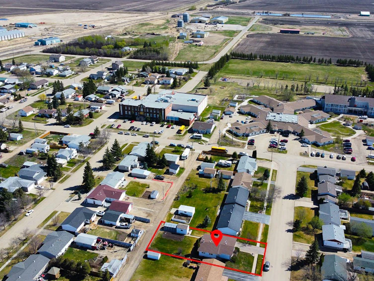 128 3 Avenue SE, Falher, AB, T0H 1M0 - 33
