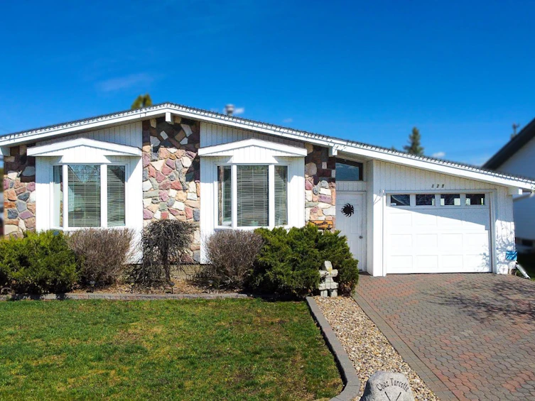 128 3 Avenue SE, Falher, AB, T0H 1M0
