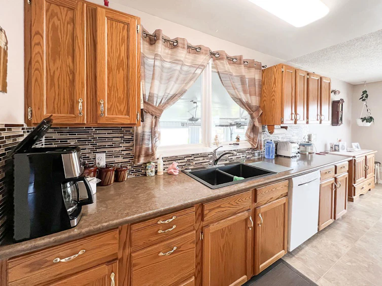 128 3 Avenue SE, Falher, AB, T0H 1M0 - 4