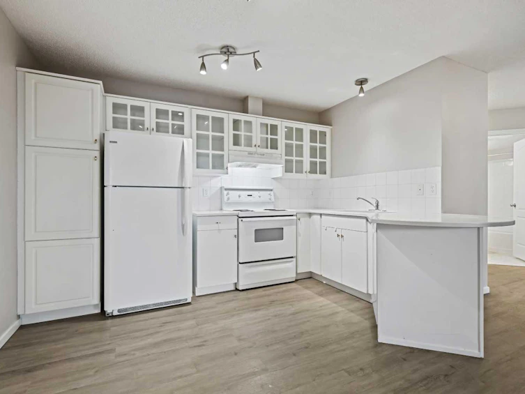 218-10 Sierra Morena Mews SW, Calgary, AB, T3H 3K7 - 10