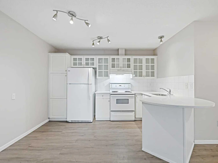 218-10 Sierra Morena Mews SW, Calgary, AB, T3H 3K7 - 11