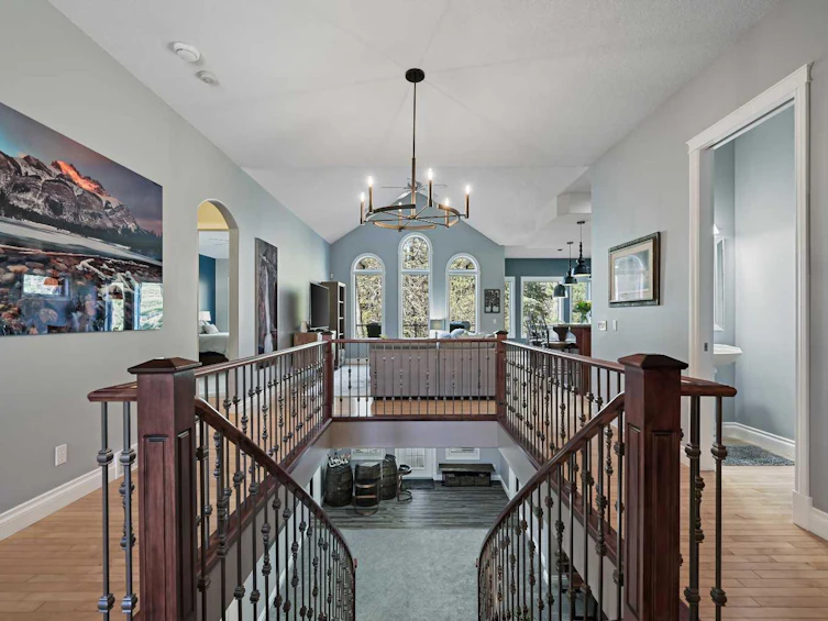 110 Discovery Ridge Boulevard SW, Calgary, AB, T3H 4Y2 - 5