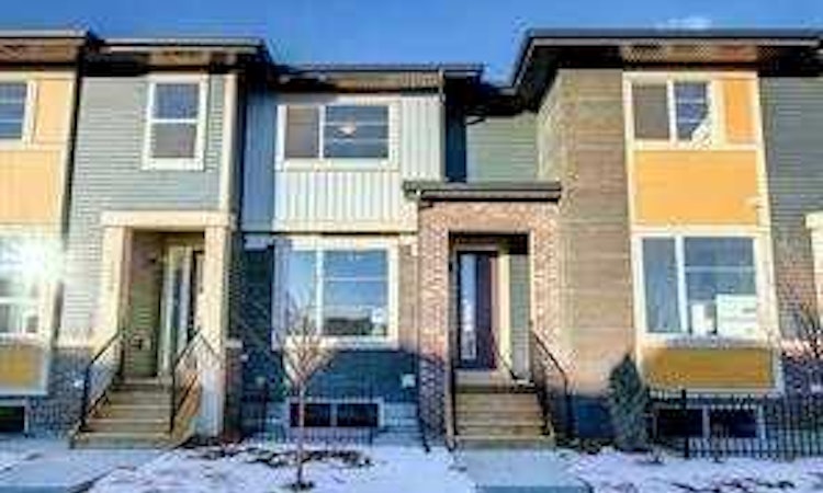 109 Cobblestone Gate SW