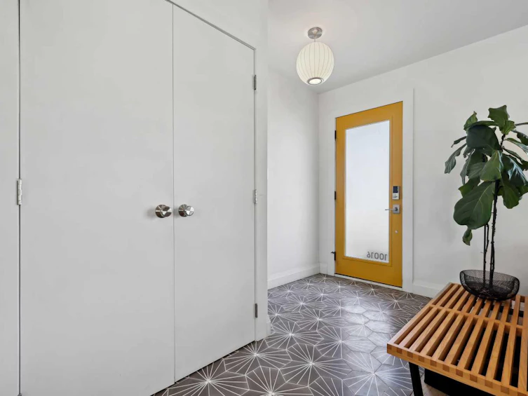 10016 2 Street SE, Calgary, AB, T2J 0W4 - 3