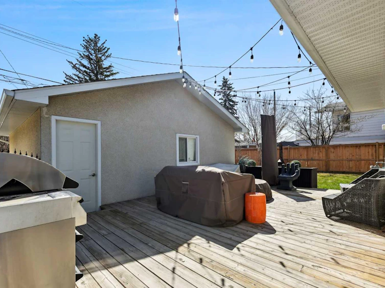 10016 2 Street SE, Calgary, AB, T2J 0W4 - 33