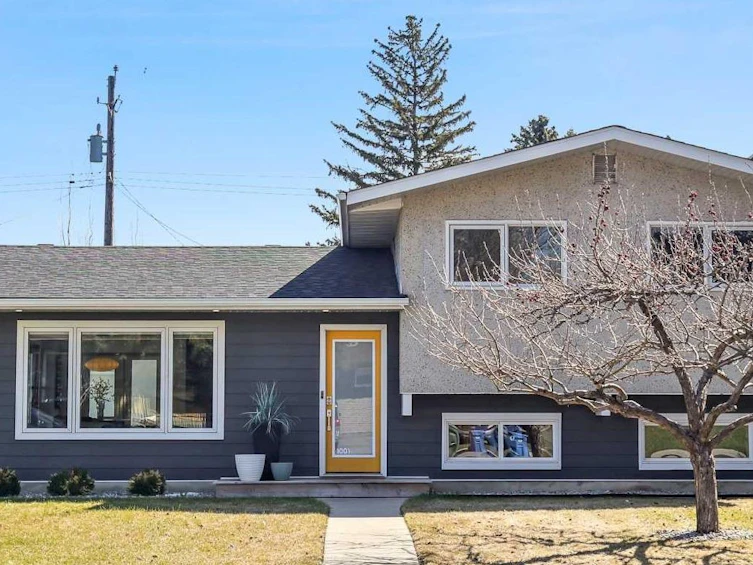 10016 2 Street SE, Calgary, AB, T2J 0W4