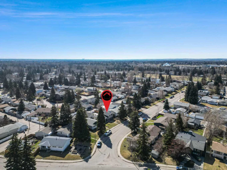 10016 2 Street SE, Calgary, AB, T2J 0W4 - 43