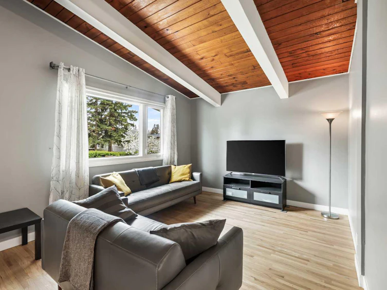 2840 39 Street SW, Calgary, AB, T2E 3G7 - 8