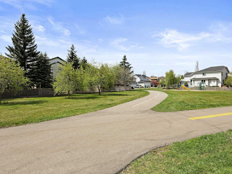 35 Sierra Nevada Close SW, Calgary, AB, T3H 3H5 - 41