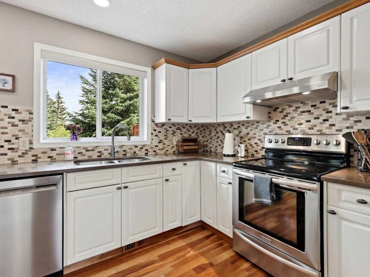 35 Sierra Nevada Close SW, Calgary, AB, T3H 3H5 - 15