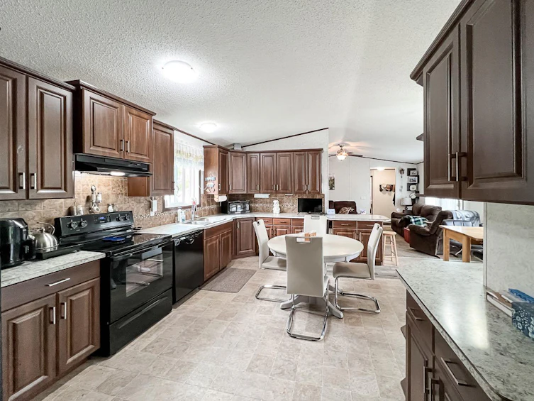 016 Maplewood Ave (Railway Ave), Birch Hills County, AB, T0H 3R0 - 4