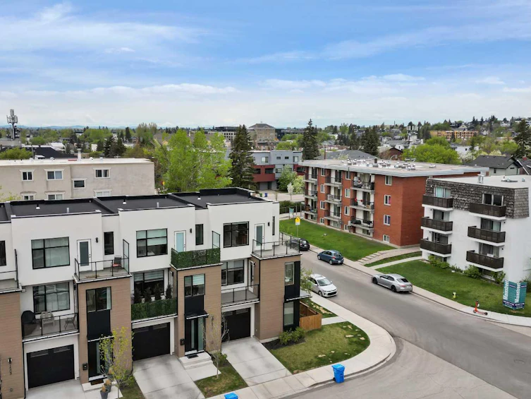 2502 15 Street SW, Calgary, AB, T2T 3Z5 - 38