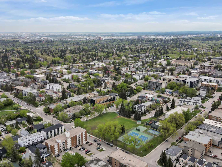 2502 15 Street SW, Calgary, AB, T2T 3Z5 - 5