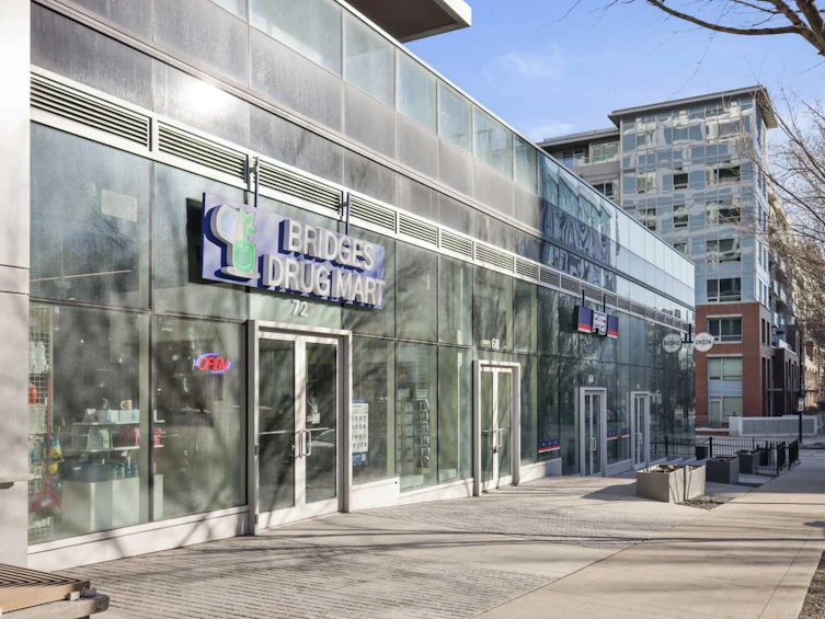 433 10 Street NE, Calgary, AB, T2E 4M5 - 45