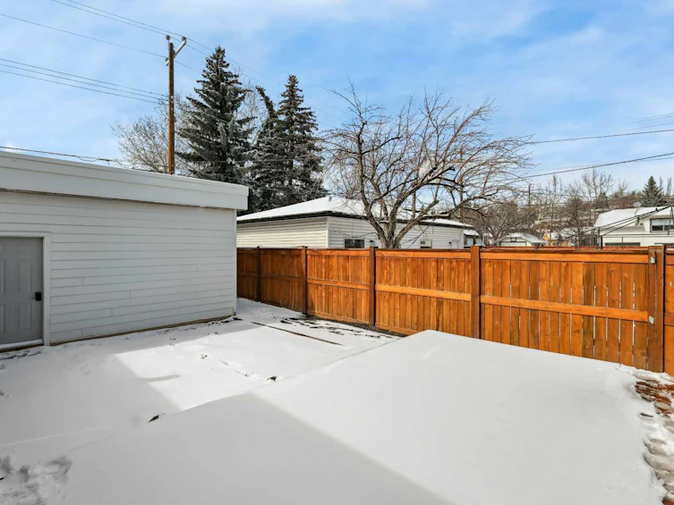433 10 Street NE, Calgary, AB, T2E 4M5 - 41