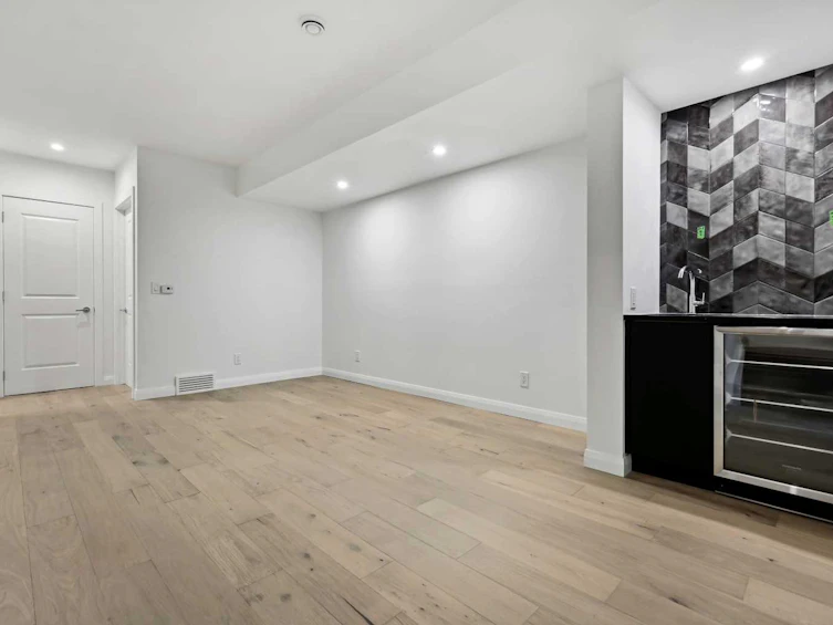 433 10 Street NE, Calgary, AB, T2E 4M5 - 36