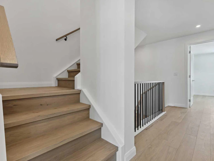 433 10 Street NE, Calgary, AB, T2E 4M5 - 25