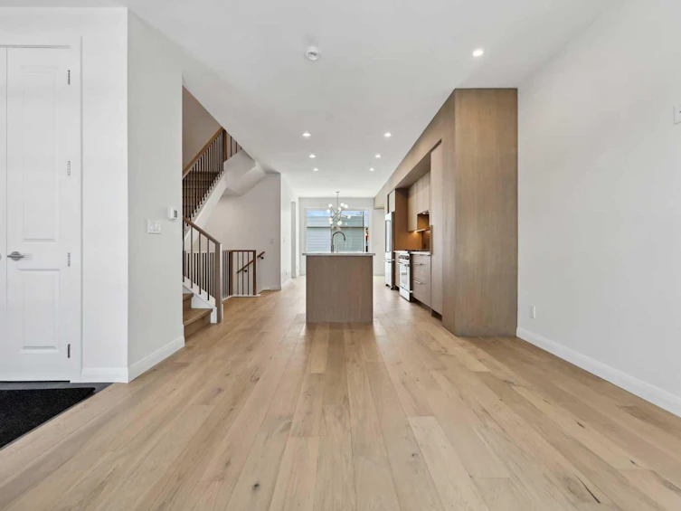 433 10 Street NE, Calgary, AB, T2E 4M5 - 6