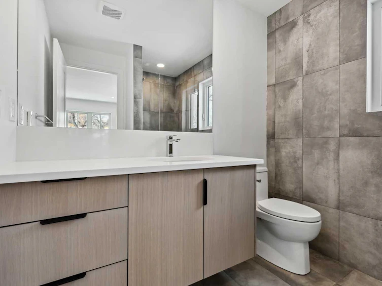 433 10 Street NE, Calgary, AB, T2E 4M5 - 23