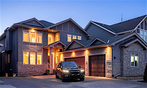 11 Westland Manor SW, Calgary, AB, T3H 0W2