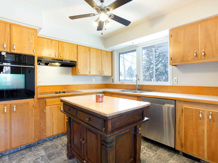 371 96 Avenue SE, Calgary, AB, T2J 0G6 - 2