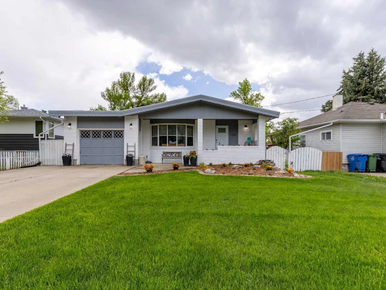 1709 22 Avenue, Coaldale, AB, T1M 1G2