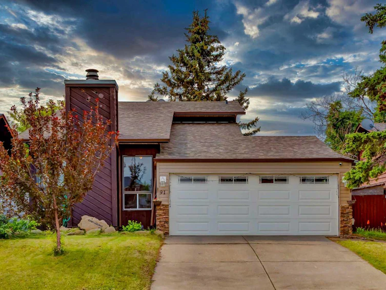 91 Castleridge Crescent NE, Calgary, AB, T3J 1N6