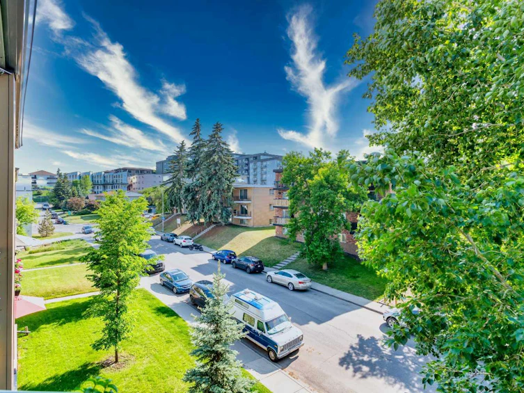 304-2508 17 Street SW, Calgary, AB, T2T 4M8 - 17