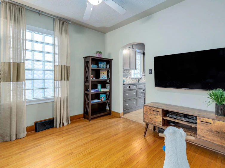 317 9 Avenue NE, Calgary, AB, T2E 0V7 - 13