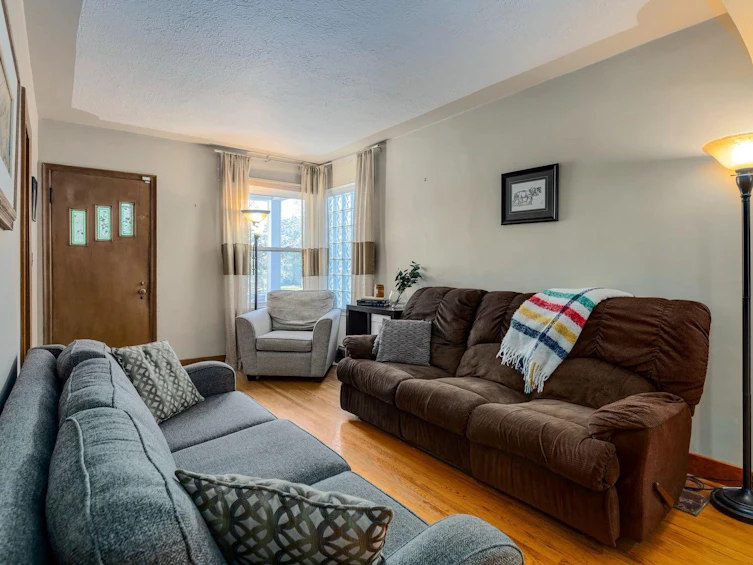 317 9 Avenue NE, Calgary, AB, T2E 0V7 - 9