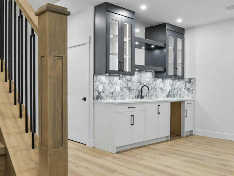 109 Hartford Road NW, Calgary, AB, T2K 2A7 - 28