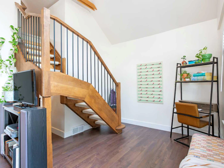 228 19 Avenue NE, Calgary, AB, T2E 1P1 - 15