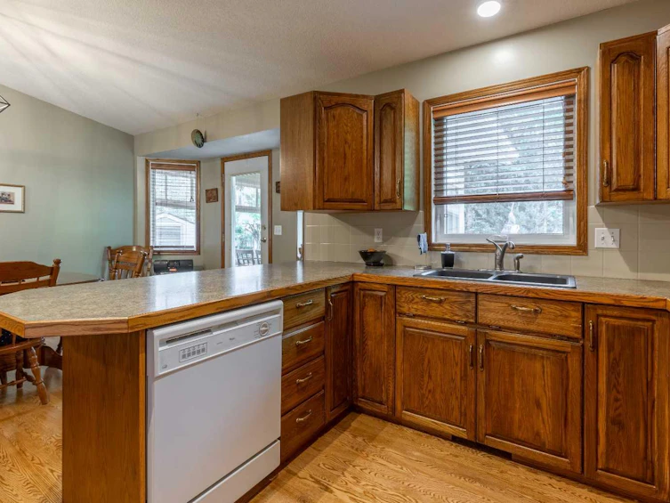 14 Mt Brazeau Road W, Lethbridge, AB, T1K 6L6 - 12